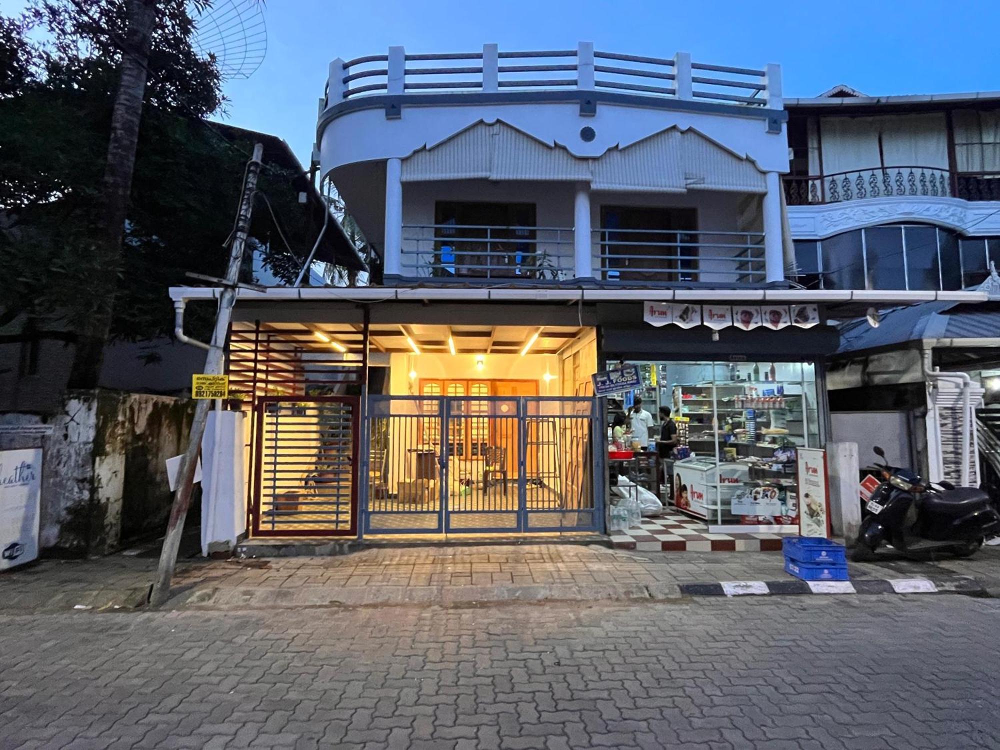 Heather Home Stay Kochi Екстериор снимка