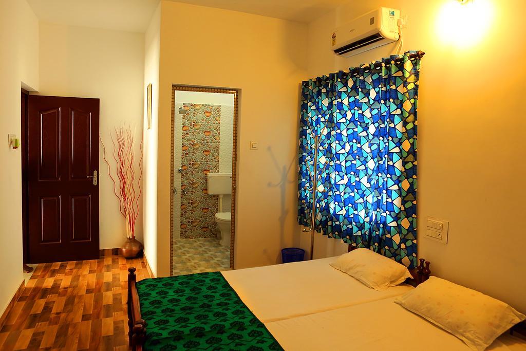 Heather Home Stay Kochi Стая снимка